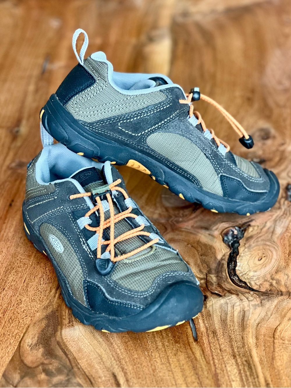 KEEN Big Kids / Youth Waterproof Hiking Shoes – Size 5